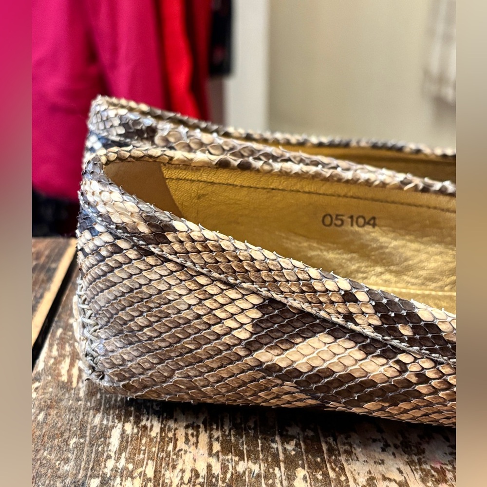Prada Python Loafers Snakeskin Bow Gold Logo - Picture 5 of 12